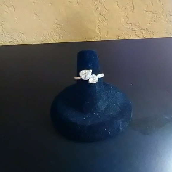 Gold Ring with Heart shaped CZ - Picture 8 of 8